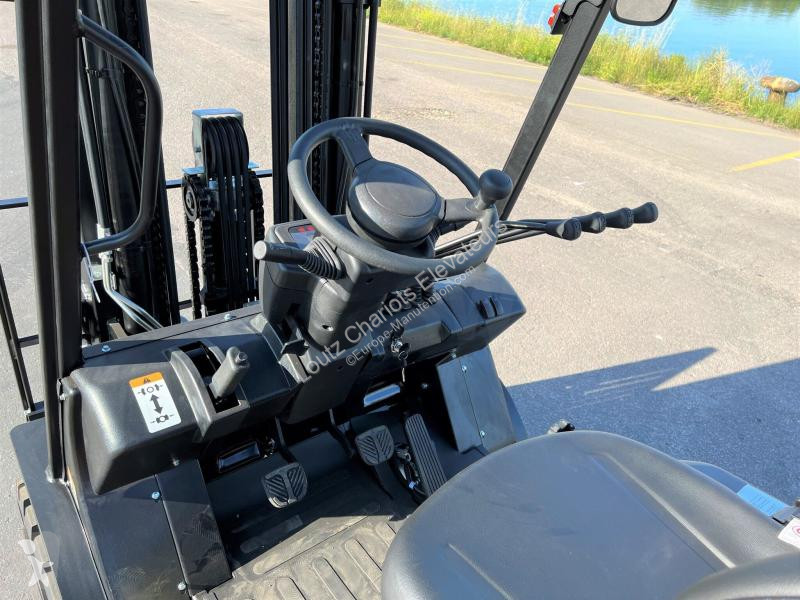 Carrello elevatore   CPCD30T8
