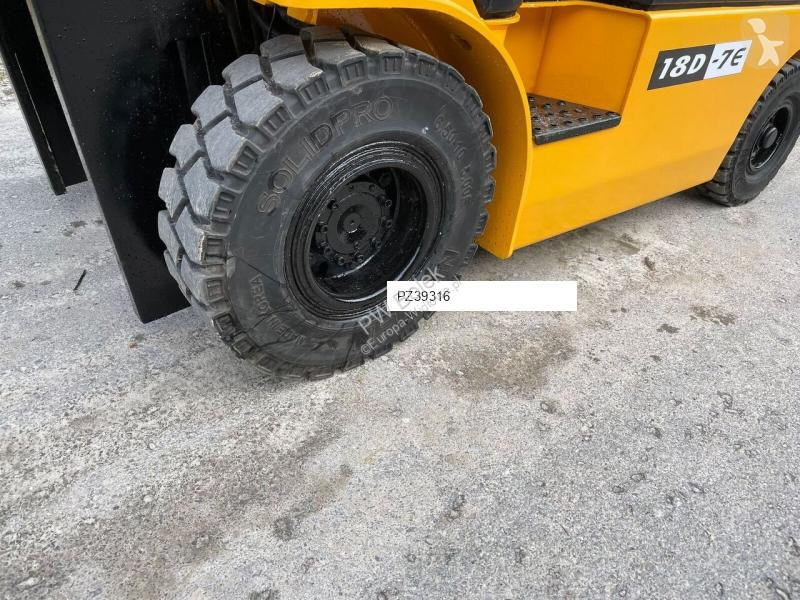 Teleskopický manipulátor Hyundai 18D-7E