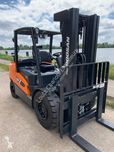 Chariot élévateur Doosan S-9