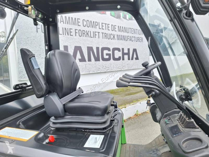 Teleskopický manipulátor Hangcha  AE25-I