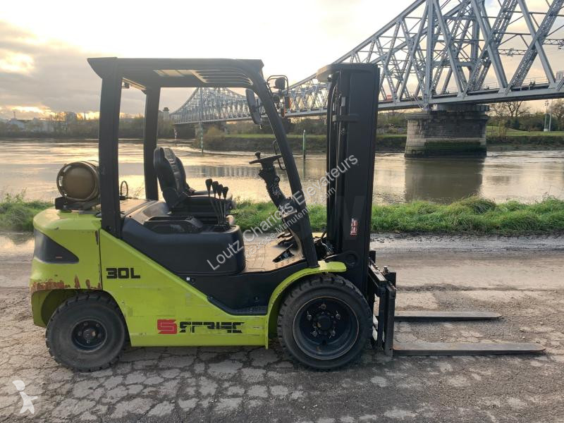 Chariot élévateur Clark  S30L