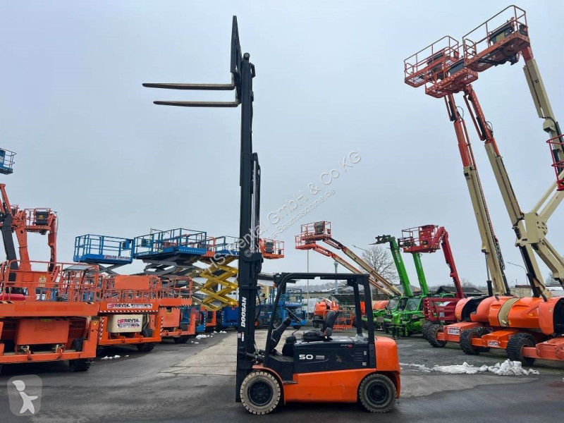 Stivuitor Doosan B50X5 5T 6m Triplex...