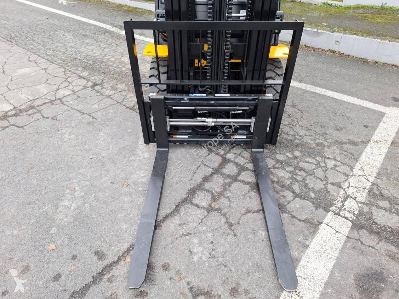 Teleskopický manipulátor Hangcha  XE25i...