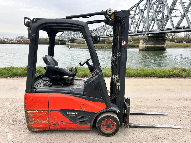 Chariot élévateur Linde  E16C-02