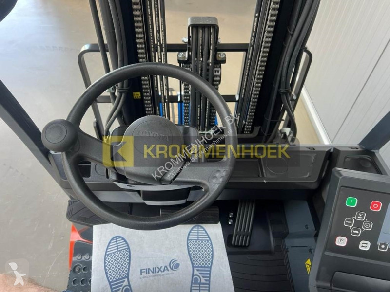 Teleskopický manipulátor Toyota 9 FBM 25 T