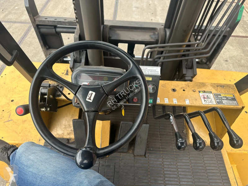 Heftruck Caterpillar DP100 VORKVERSTELLERS...