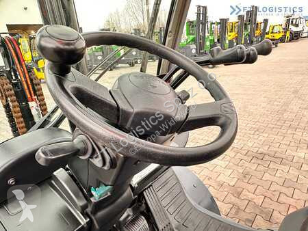 Teleskopický manipulátor Toyota