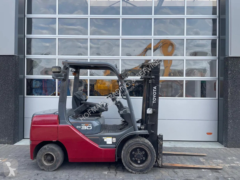 رافعة شوكية Toyota 02-8DF30