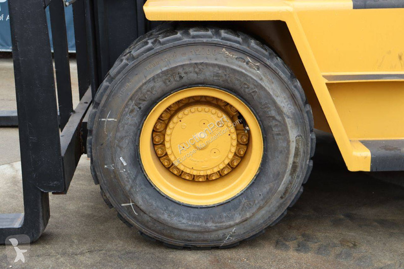 Heftruck Caterpillar V300C
