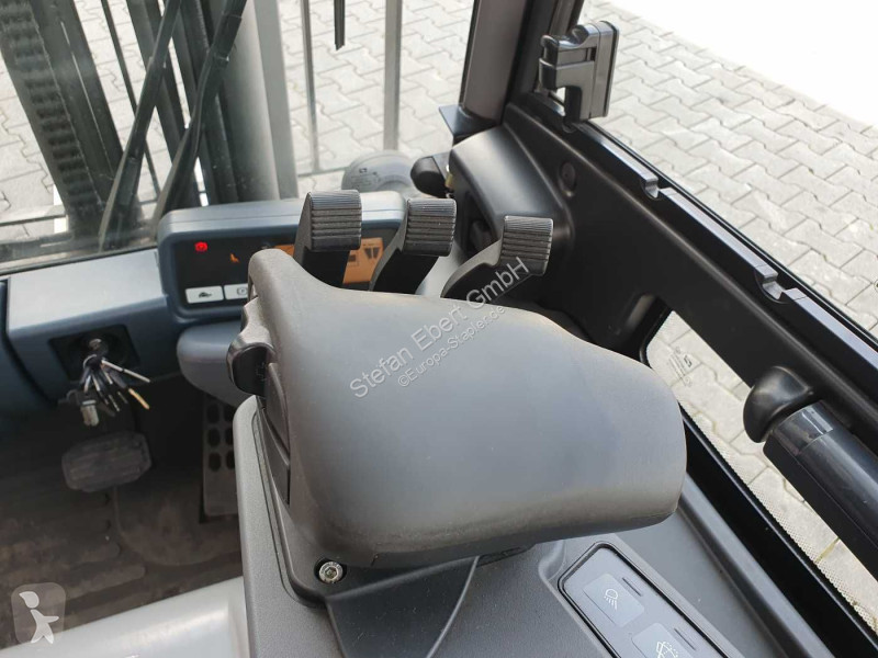 رافعة شوكية Jungheinrich EFG 215 / Triplex:...