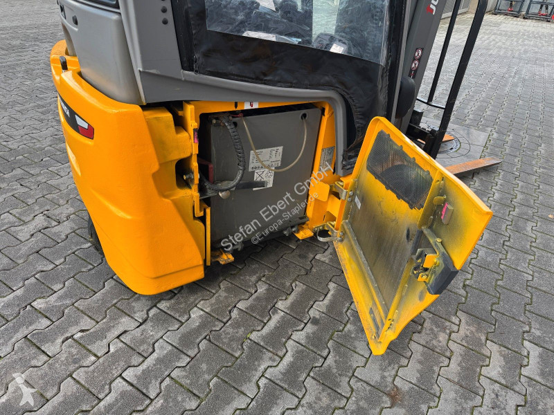 رافعة شوكية Jungheinrich EFG 215 / Triplex:...