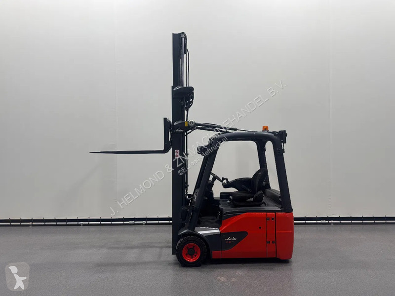 Teleskopický manipulátor Linde 1602