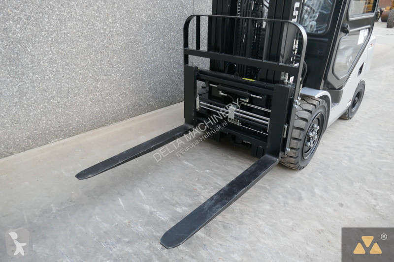 رافعة شوكية  FD30T-NJB1