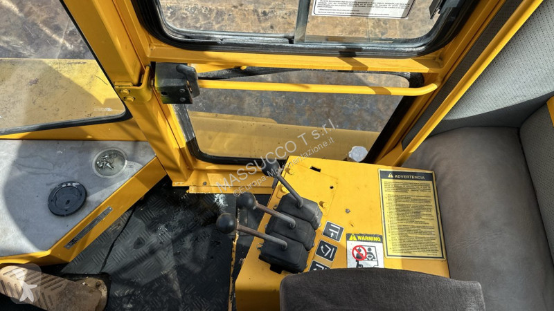 رافعة شوكية Caterpillar V225C