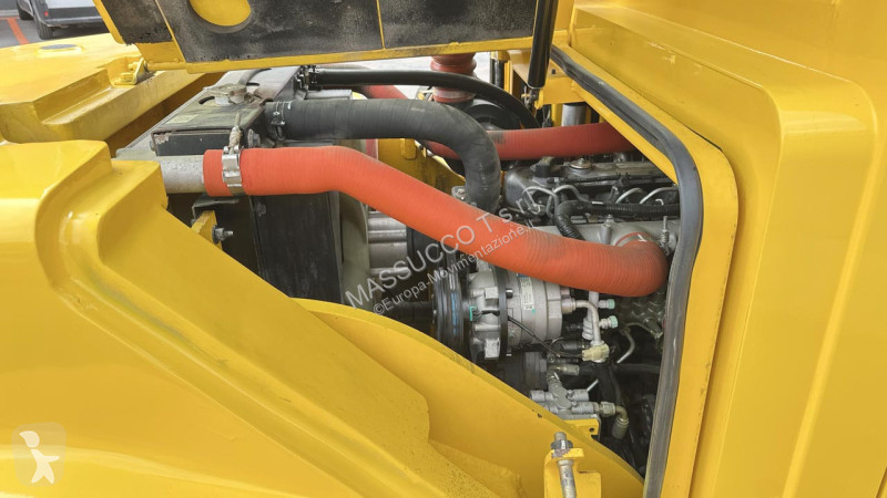 رافعة شوكية Hyundai 80D-7E