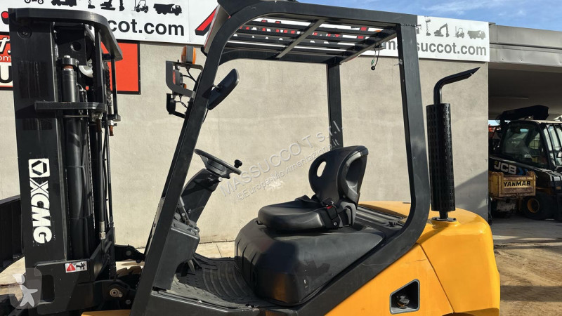 رافعة شوكية XCMG FD35T