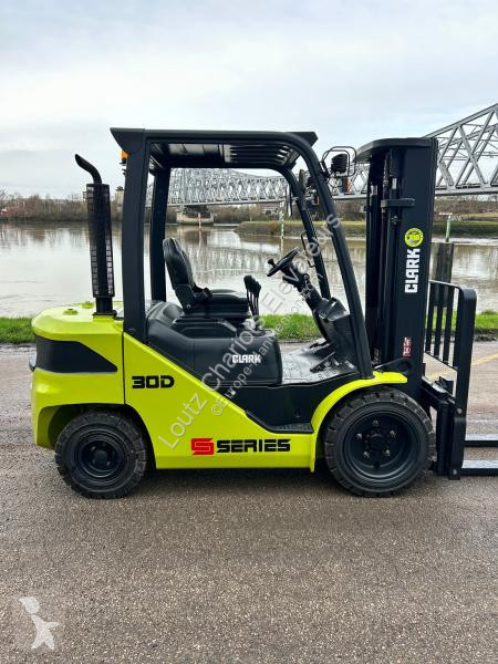 Кар Clark  S30D