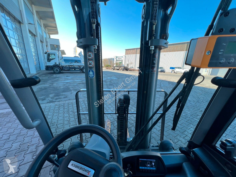 رافعة شوكية Jungheinrich EFG 215 / Triplex:...