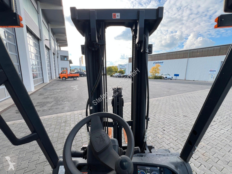 Teleskopický manipulátor Bobcat D30NXS / nur...