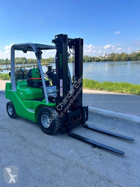 Кар Cesab  M320GV