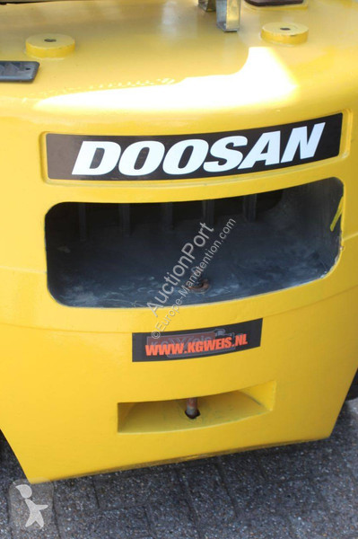 Chariot élévateur Doosan D33S-3