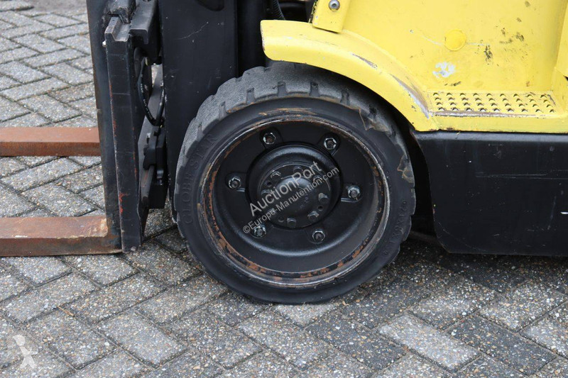 Hyster E3.00XM-847 Forklift