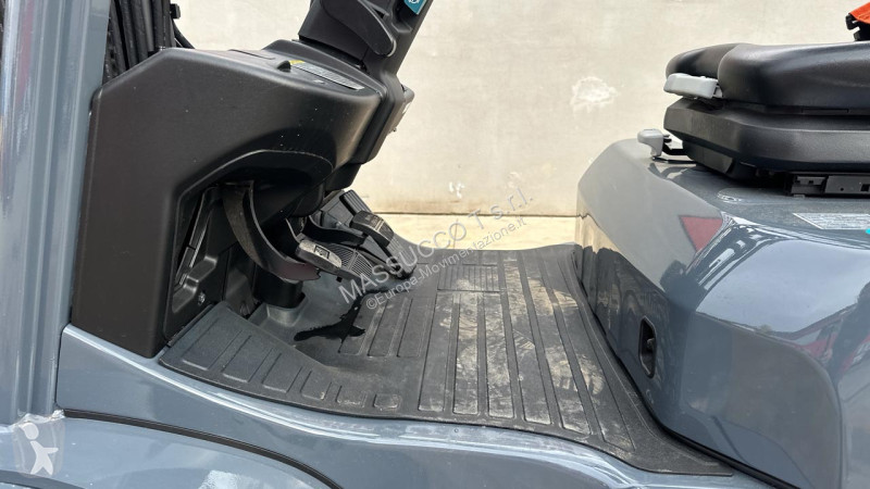 رافعة شوكية Toyota 52-8FDF30