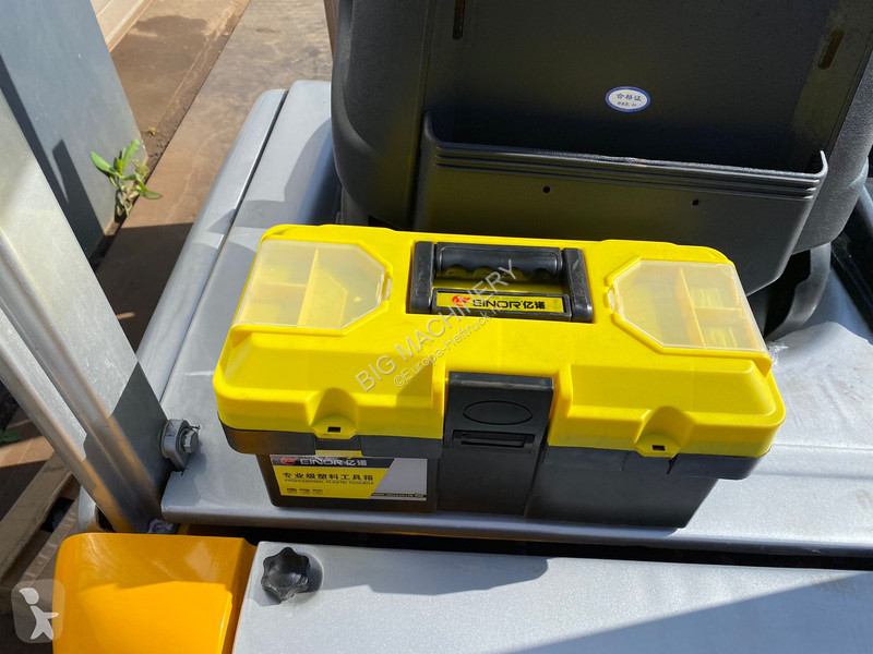 رافعة شوكية  CPD 20 Forklift - 2.000 kg loading...