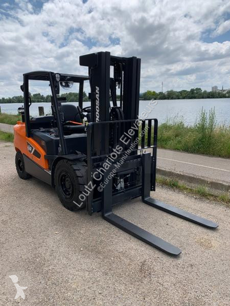 Chariot élévateur Doosan S-9