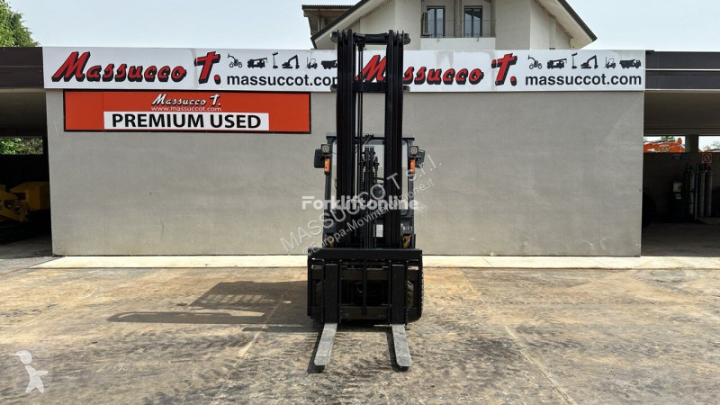 Carrello elevatore TCM FB30-7V