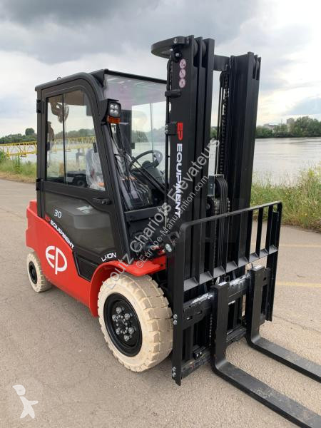Chariot élévateur   EFL303