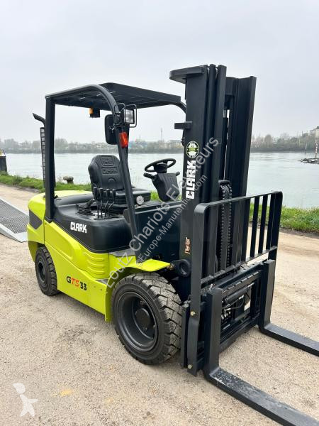 Chariot élévateur Clark  GTS33D