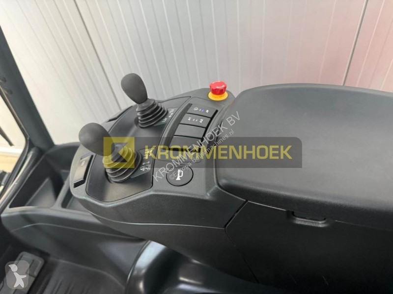 Teleskopický manipulátor Linde E 30 Demo