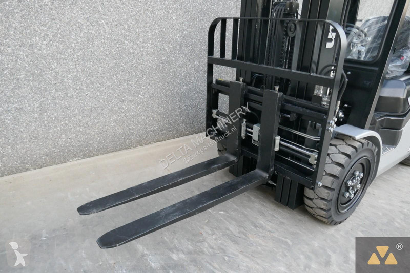 رافعة شوكية  FD30T-NJB1