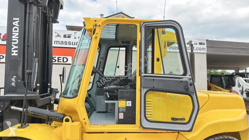 رافعة شوكية Hyundai 80D-7E
