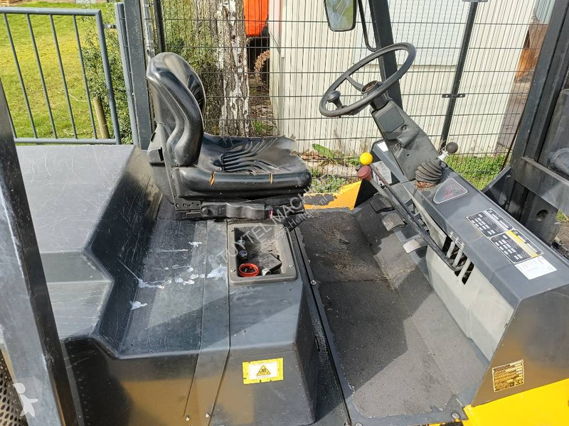 رافعة شوكية OM carrelli DI60C 6 ton heftruck...
