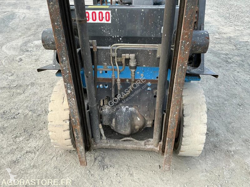 رافعة شوكية Nissan UD02A25PQ - 3F550