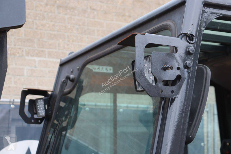 Teleskopický manipulátor Doosan D30S-5