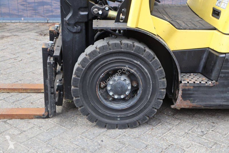 Forklift