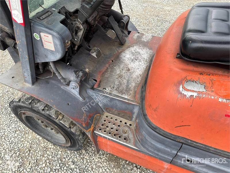 Emelőtargonca Toyota 02-6FDF30 2900 kg Forklift