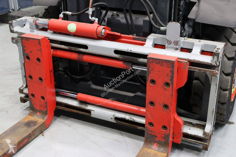 Chariot élévateur Linde T-02