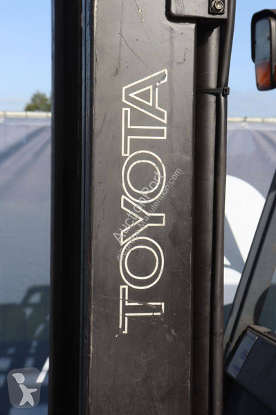 Wózek podnośnikowy Toyota