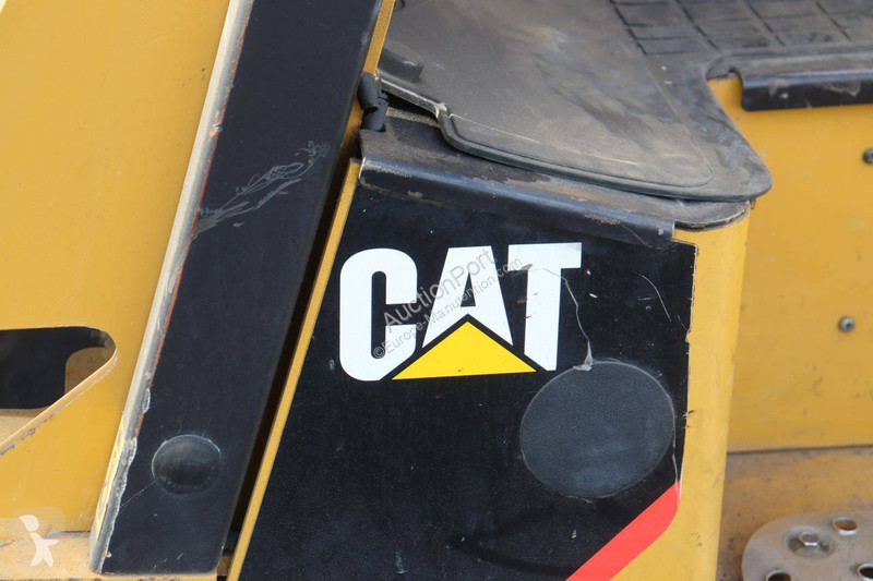 رافعة شوكية Caterpillar EC25NY-AC
