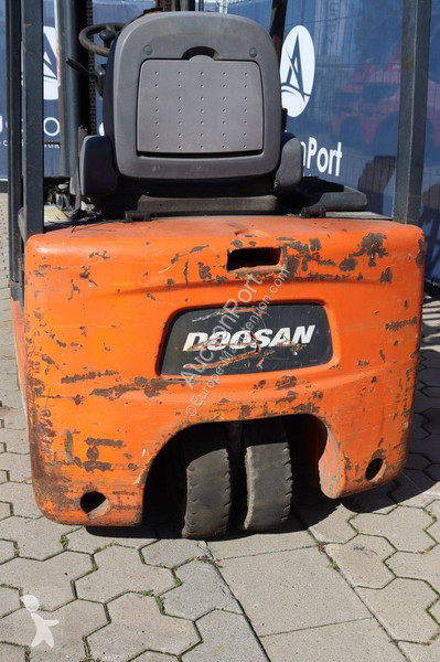 Empilhador elevador Doosan B15T-5