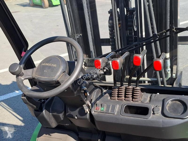 Teleskopický manipulátor Hangcha  XC30i