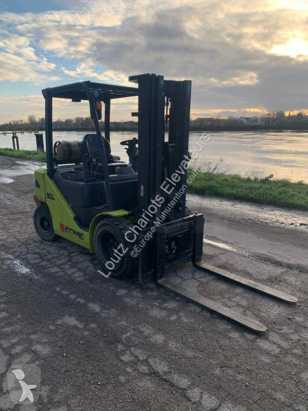 Chariot élévateur Clark  S30L