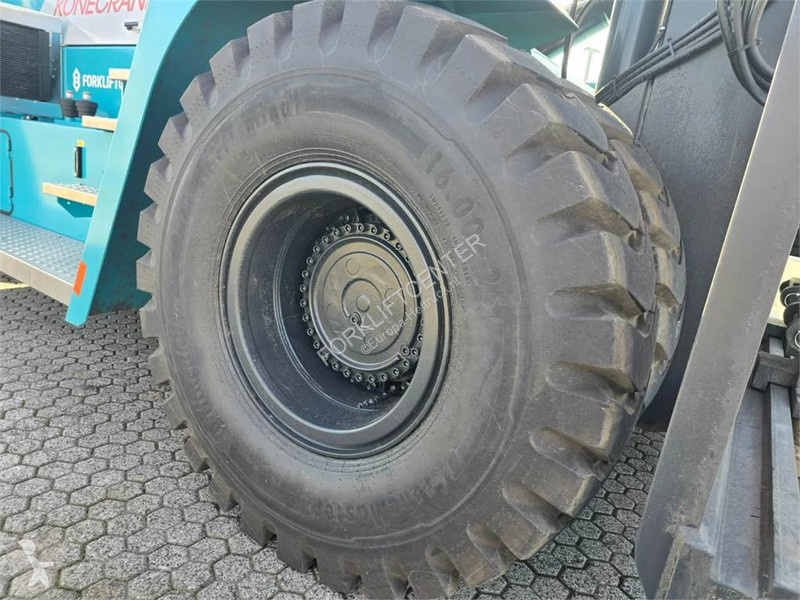 Teleskopický manipulátor Konecranes SMV 33-1200C