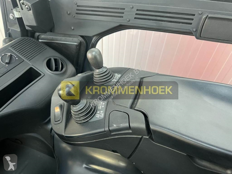 Teleskopický manipulátor Linde E 35 HL-01