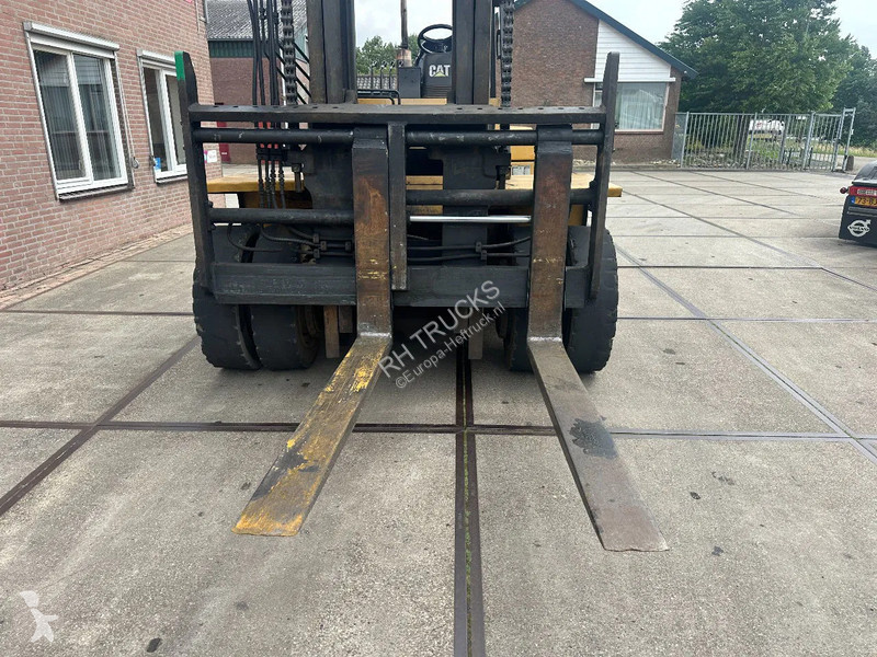 Heftruck Caterpillar DP100 VORKVERSTELLERS...