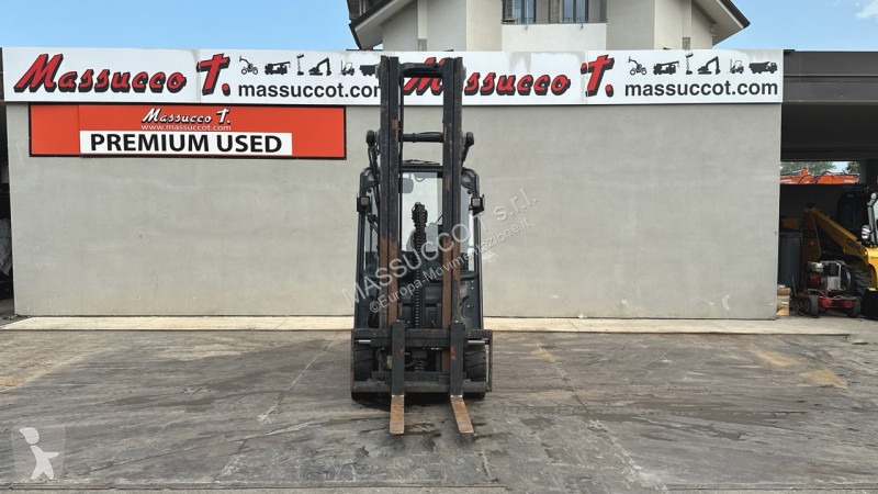 Vysokozdvižný vozík Linde E30L - 01